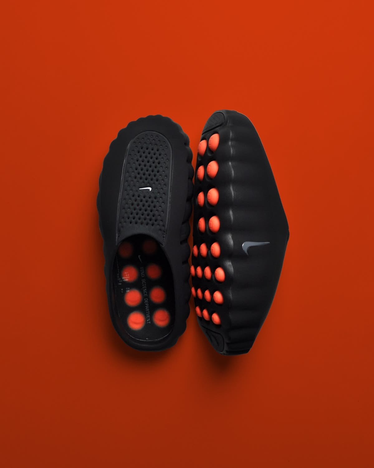 Nike minds Pre-game mules
