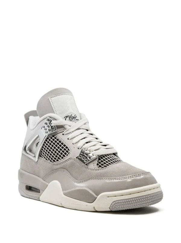 Air Jordan 4 Frozen Moments